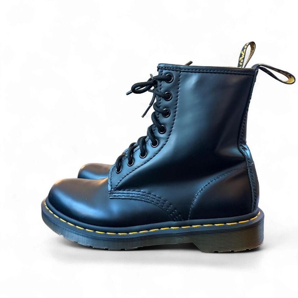 Dr. Martens 1460 Black Smooth Leather Combat Boots Men’s 6 Women’s 7